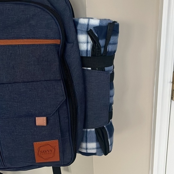 Brand New Picnic Backpack Set for 4 Insulated Large Cooler Waterproof Blanket - Picture 7 of 16